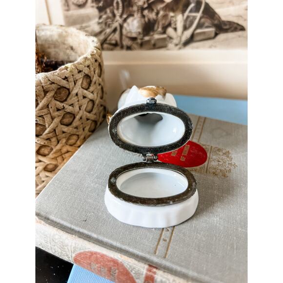 Porcelain Angel Cherub Trinket Box – Hinged Lid,‎ Vintage-Style Keepsake Box - Picture 5 of 5